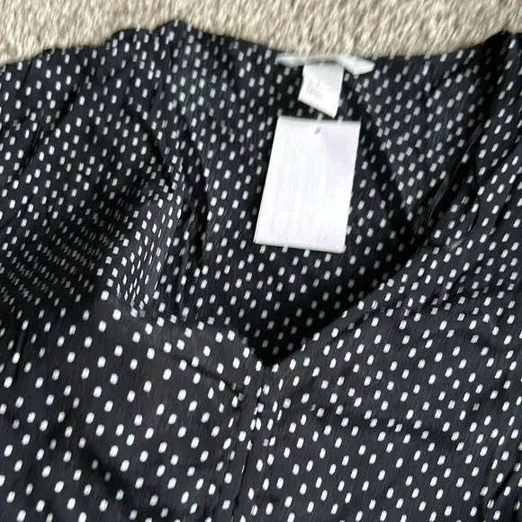 HM V-Neck Ruched Blouse - Picture 4 of 5
